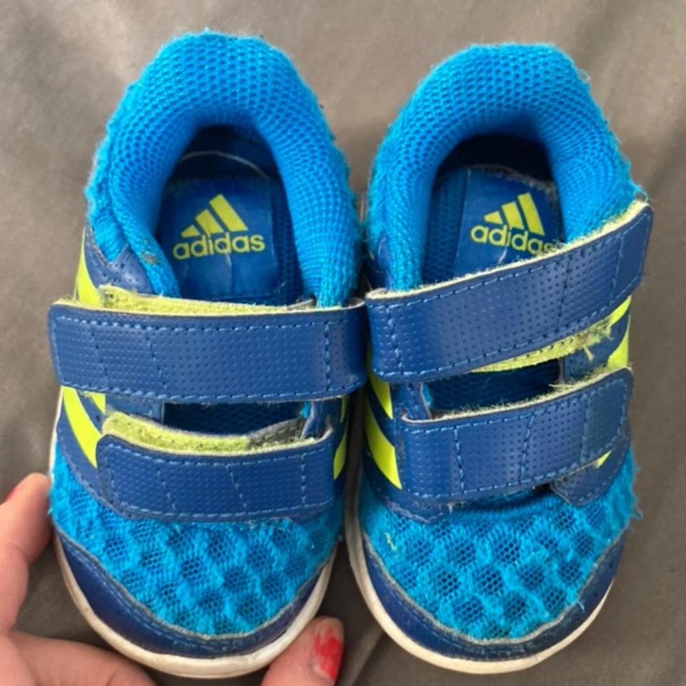 Adidas baby shoes size 4
